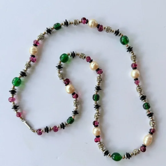 Vintage Chanel Gripoix Red Green Glass Bead Faux Pearl & Rhinestone Necklace - Picture 14 of 16
